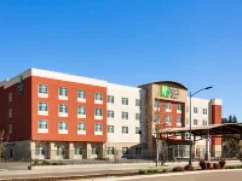 Holiday Inn Express & Suites Hayward - Castro Valley by IHG Hotels in Hayward