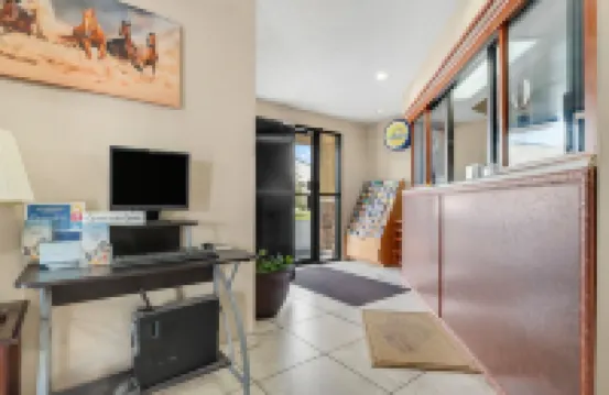 Days Inn by Wyndham Fort Wayne