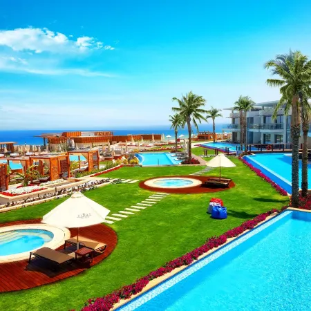 Rixos Premium Magawish Suites and Villas