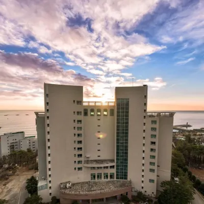 Hotel Maremons Hotels near Daepohang Port