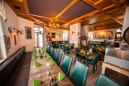 Hotel Perlach Allee by Blattl Отели в г. Унтерхахинг