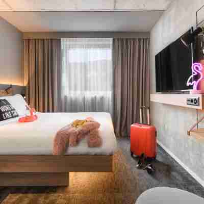 Moxy Sion Rooms
