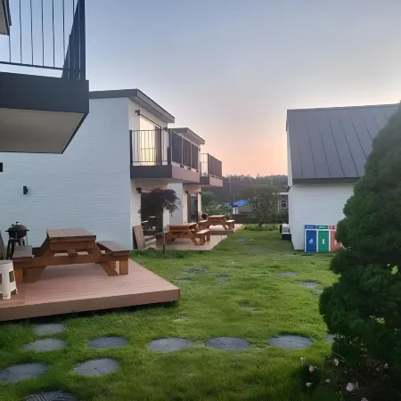 Muan Viento Sol Beach Pension