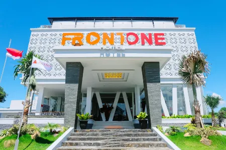 Front One Hotel Pamekasan Madura Отели в г. Pamekasan