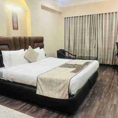 Hotel Rajmahal Rooms