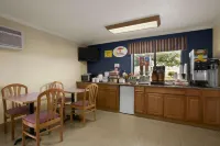 Super 8 by Wyndham Saginaw