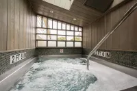 456 Embarcadero Inn & Suites - Hot Tub