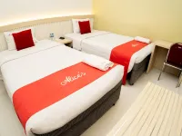 Alice's Homestay Near Unej, Stasiun and Alun-Alun Syariah Hotels in Jember