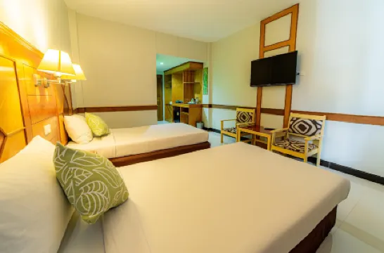 The Holidays Hill Betong