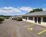 BK's Pohutukawa Lodge - Motels