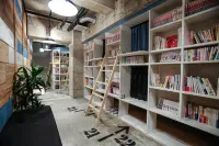 Bnbplus Niigata Book Inn - 2-Star