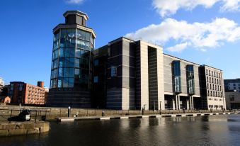Holiday Inn LEEDS - GARFORTH by IHG