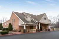 Baymont by Wyndham Indianapolis Northwest - Kitchens