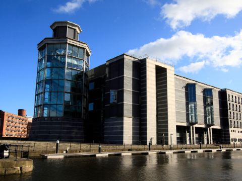 โรงแรม ฮอลิเดย์ อินน์ ไบรท์เฮาส์ บาย IHG