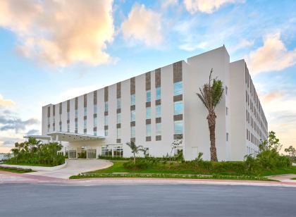 City Express Suites by Marriott Cancún Aeropuerto Riviera