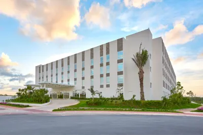 City Express Suites by Marriott Cancún Aeropuerto Riviera Hotels in Benito Juarez
