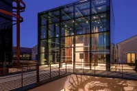 Mr & MRS Smith HÔTEL Chais Monnet