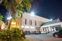 Seeharaj Hotel - Parking