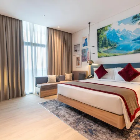 West Walk Retaj Hotel