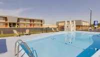 Americas Best Value Inn-Wall - piscina