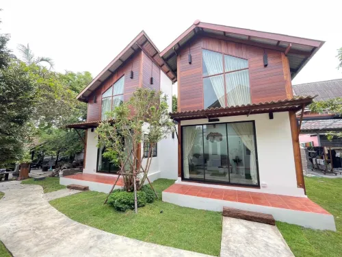 Baanrongmai Canal Front Hotels in Phra Pradaeng