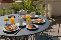 Logis Hôtel la Bellaudière - breakfast