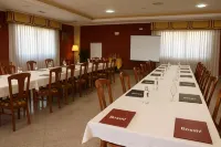 Hotel Avión by Bossh!飯店 維戈地區住宿飯店