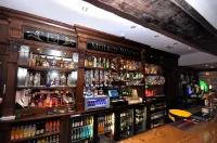 Mulroy Woods Hotel - bar