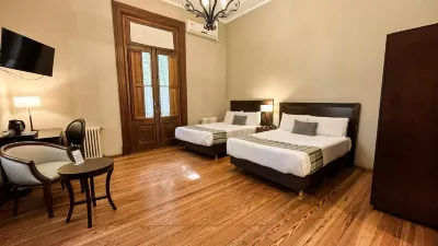 Howard Johnson by Wyndham Escobar Hotel Các khách sạn ở Buenos Aires