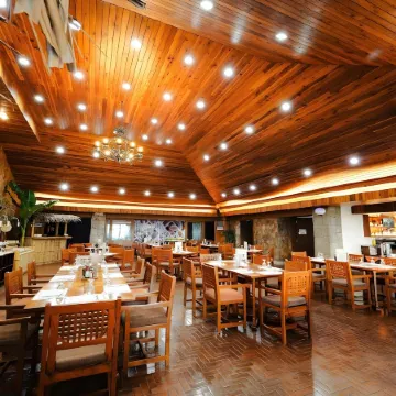 Sol Y Viento Mountain Hot Springs Resort