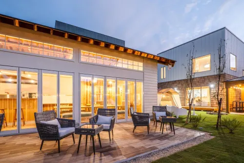 Nagahama Lifestyle Glamping Hotel - Kitchenette