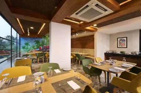 Golden Tulip Goa, Vagator Отели в г. Вагатор