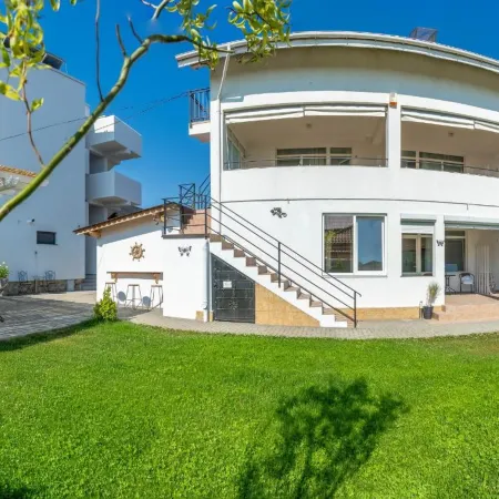 Spot Vama Veche Отели рядом с достопримечательностью «Спа-комплекс Mangalia»