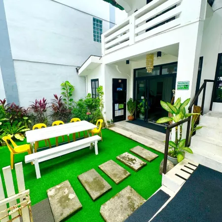 Backdoor Villa