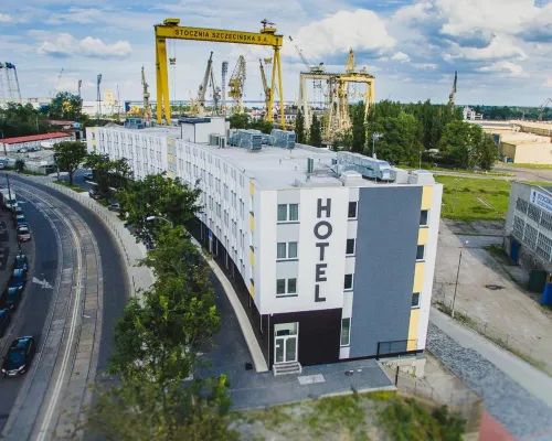 Vulcan Hotel Hotels near Polnoc