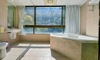 Ming Zhi Hot Spring Hotel