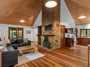 Hunchy Hideaway