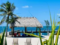 Ragged Edge Resort & Marina - Beach