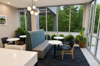 La Quinta Inn & Suites by Wyndham Knoxville West - Pet friendly