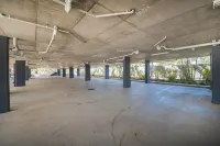 海岸汽車酒店 - 停車場