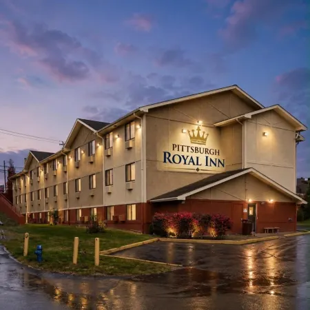 Super 8 by Wyndham Pittsburgh PA Airport/University Area