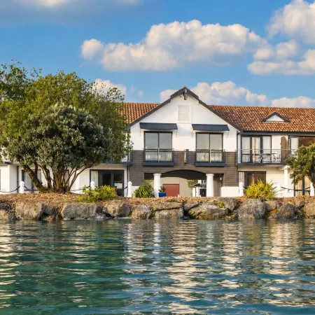 Harbourside Lodge