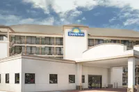 Days Inn by Wyndham Columbus-North Fort Moore Hotel a 
