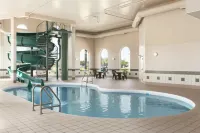 Days Inn & Suites by Wyndham Winkler Hotels in Morden