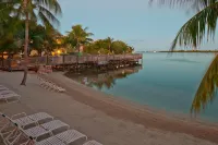 基韋斯特海濱萬怡酒店 - 沙灘