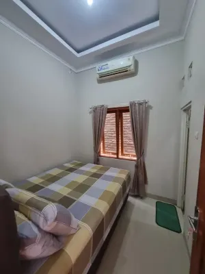 Griya Savana Hotels in Tamantirto