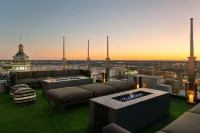 Moxy Columbia Downtown