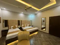Gold Pine Hotel Lahore - balcón