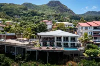 The Ridge Residence Hotels in Roche Caiman