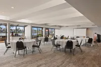 Executive Inn & Suites Oakland Hotels in Oakland